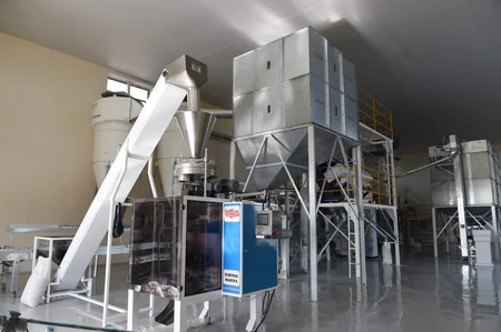 Prezident “Avanqard” MMC-nin dənli və paxlalı bitkilərin təmizlənməsi və qablaşdırılması müəssisəsinin açılışında iştirak edib