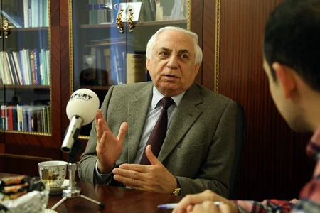 Hadı Rəcəbli: “Deputatın telefonuna cavab verməyən məmurlara qarşı şəxsi nifrət oyanır” - MÜSAHİBƏ