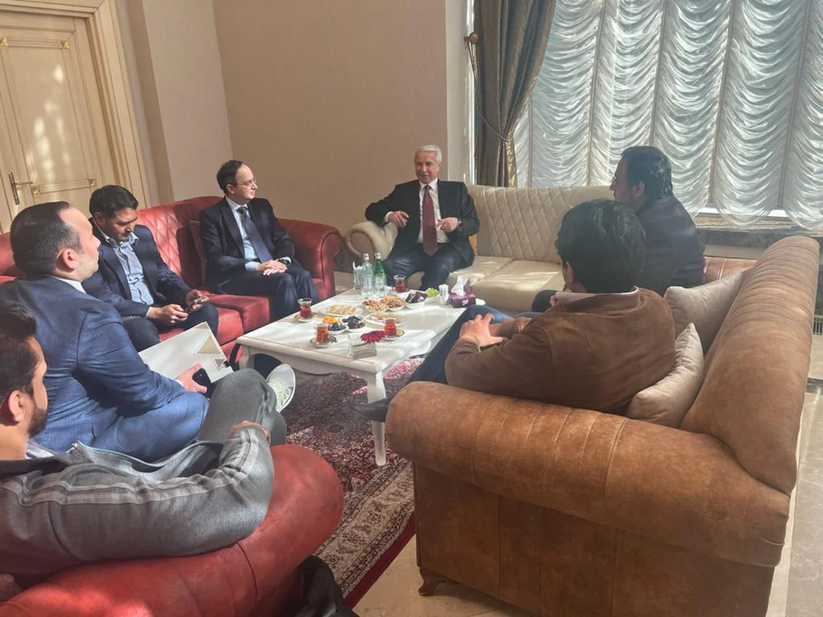 Pakistanın investisiya, neft, sənaye və istehsal nazirləri Bakıda səfərdədir