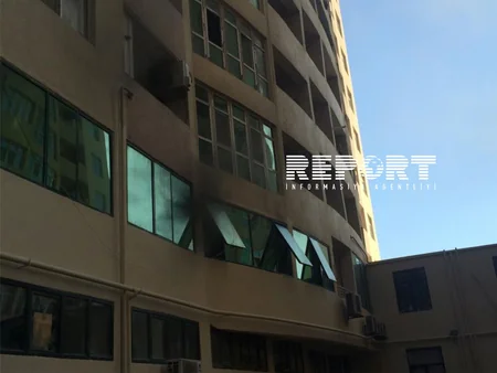 Bakıda hündürmərtəbəli binada yanğın baş verib - YENİLƏNİB