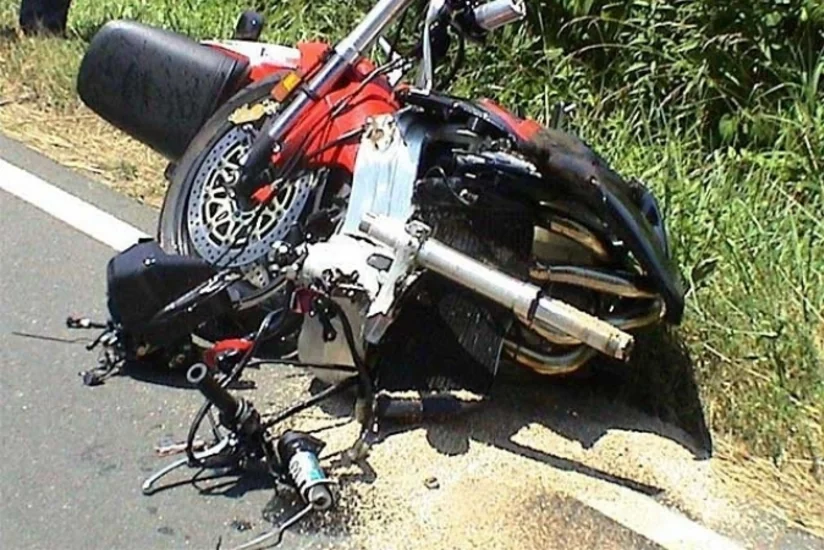 ​Ağstafada motosiklet ağaca çırpılıb, sürücü xəsarət alıb