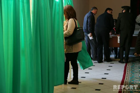 Gəncədə 1587 nəfər ilk dəfə səs verəcək - FOTO