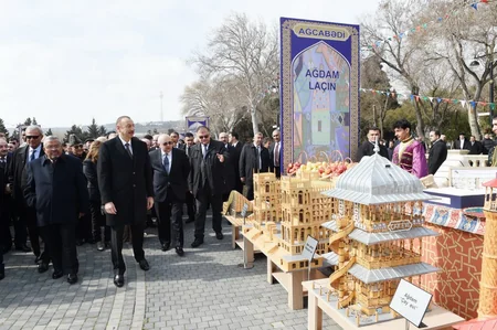 Президент Ильхам Алиев принял участие в общенародном веселье по случаю Новруз байрамы