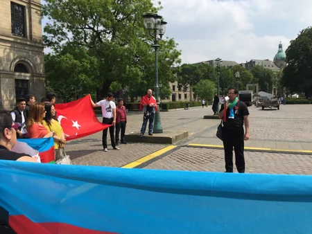 ​Almaniyada yaşayan azərbaycanlılar mitinq keçirib