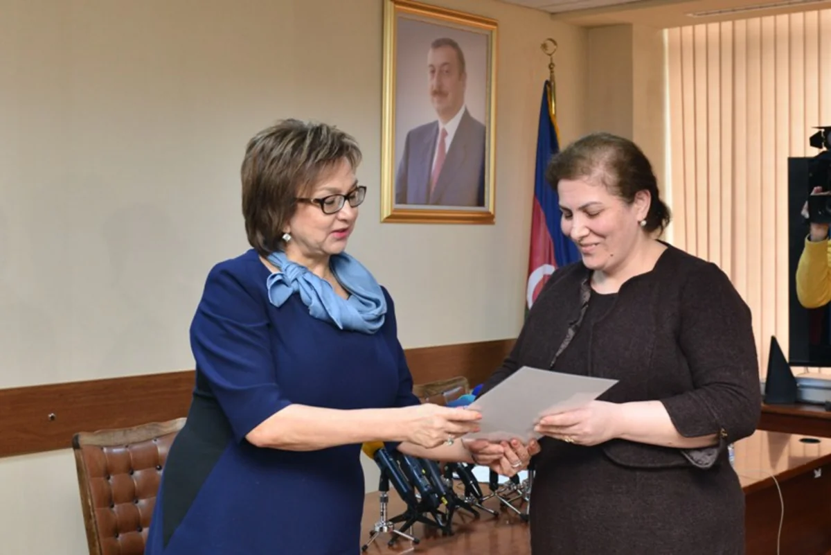 ​TQDK imtahan prosesində fəaliyyətlərinə görə xüsusi seçilən 25 nəzarətçini mükafatlandırıb