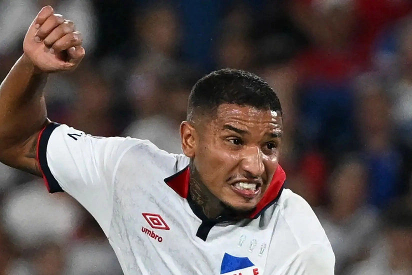 Uruqvaylı futbolçu 27 yaşında vəfat edib