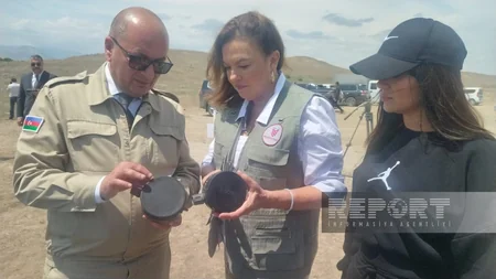Roots of Peace president informed about mine threat in Fuzuli