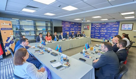 Hikmat Hajiyev meets winners of 2nd Yüksəliş competition