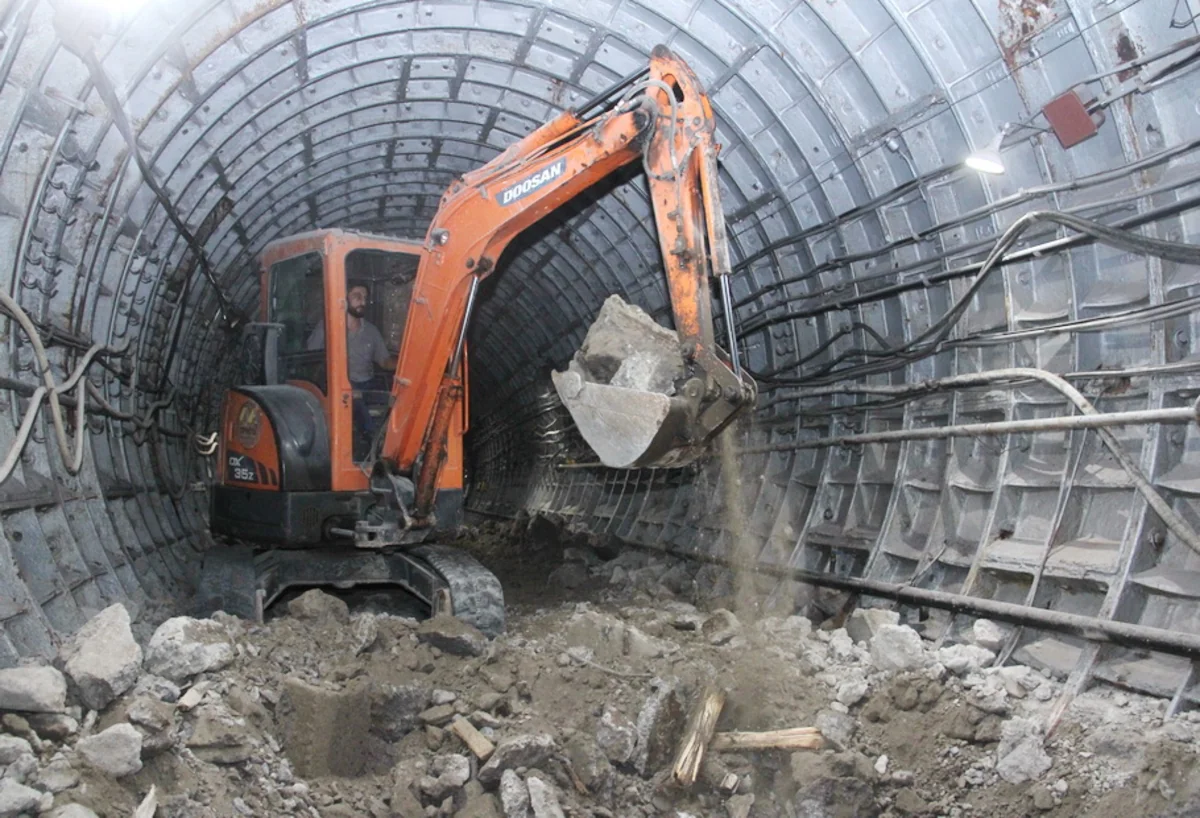 “Cəfər Cabbarlı-Xətai” stansiyalarında yeni tunel yolu qurulur