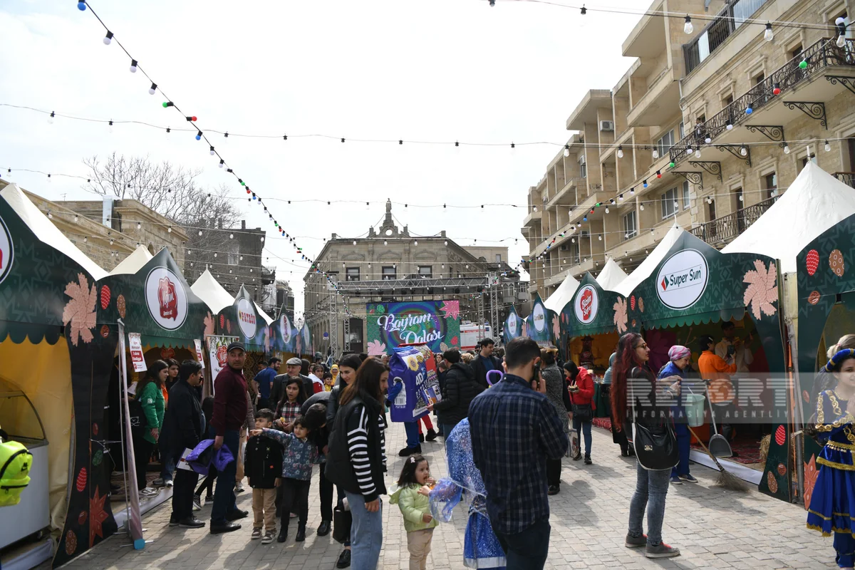 Bakıda Novruz şənliyi və bahar havası - FOTOREPORTAJ