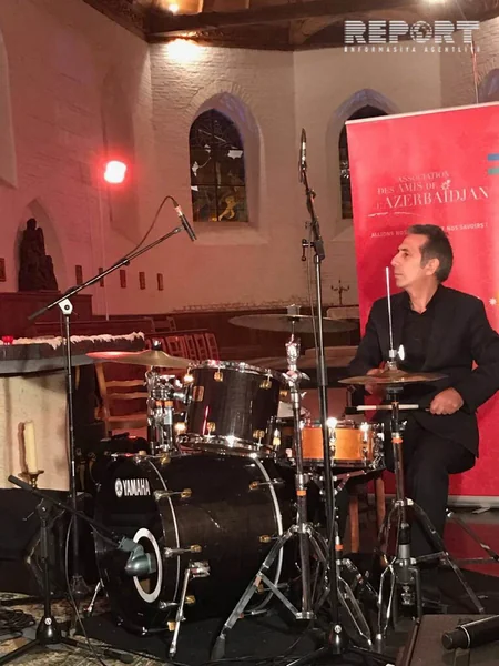 Azərbaycanın “Cəngi” qrupu Fransada konsert verib - FOTO