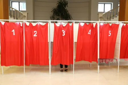 Parlament seçkiləri ilə bağlı məntəqələrdə seçici fəallığı müşahidə edilir - FOTOREPORTAJ