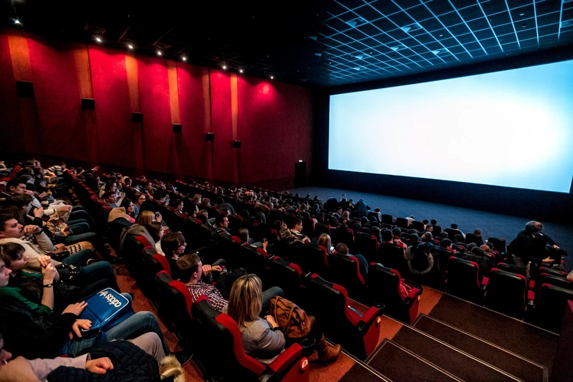 Azerbaijan reopens theaters, cinemas today