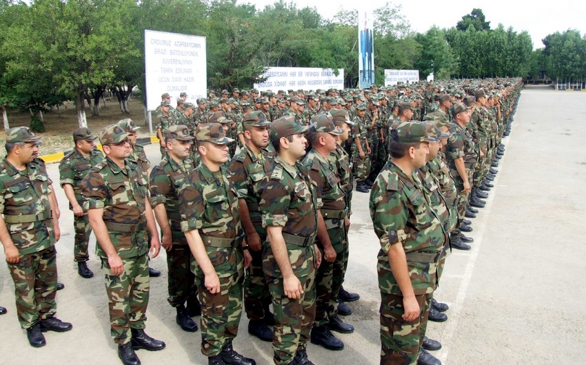 Bir hərbçiyə general-leytenant, yeddi hərbçiyə general-mayor rütbəsi verilib - SİYAHI
