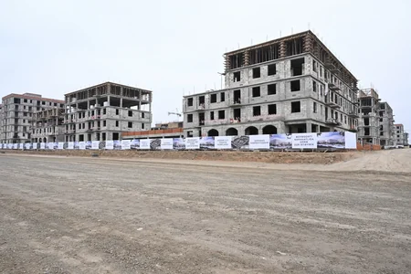 İlham Əliyev Ağdam şəhərində 2-ci yaşayış kompleksində aparılan tikinti işləri ilə tanış olub - YENİLƏNİB