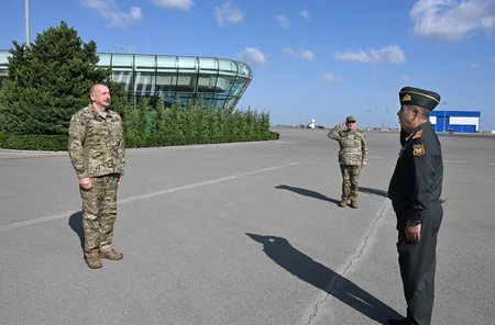 Prezident İlham Əliyevə çoxməqsədli JF-17C təyyarələri təqdim olunub - YENİLƏNİB-2