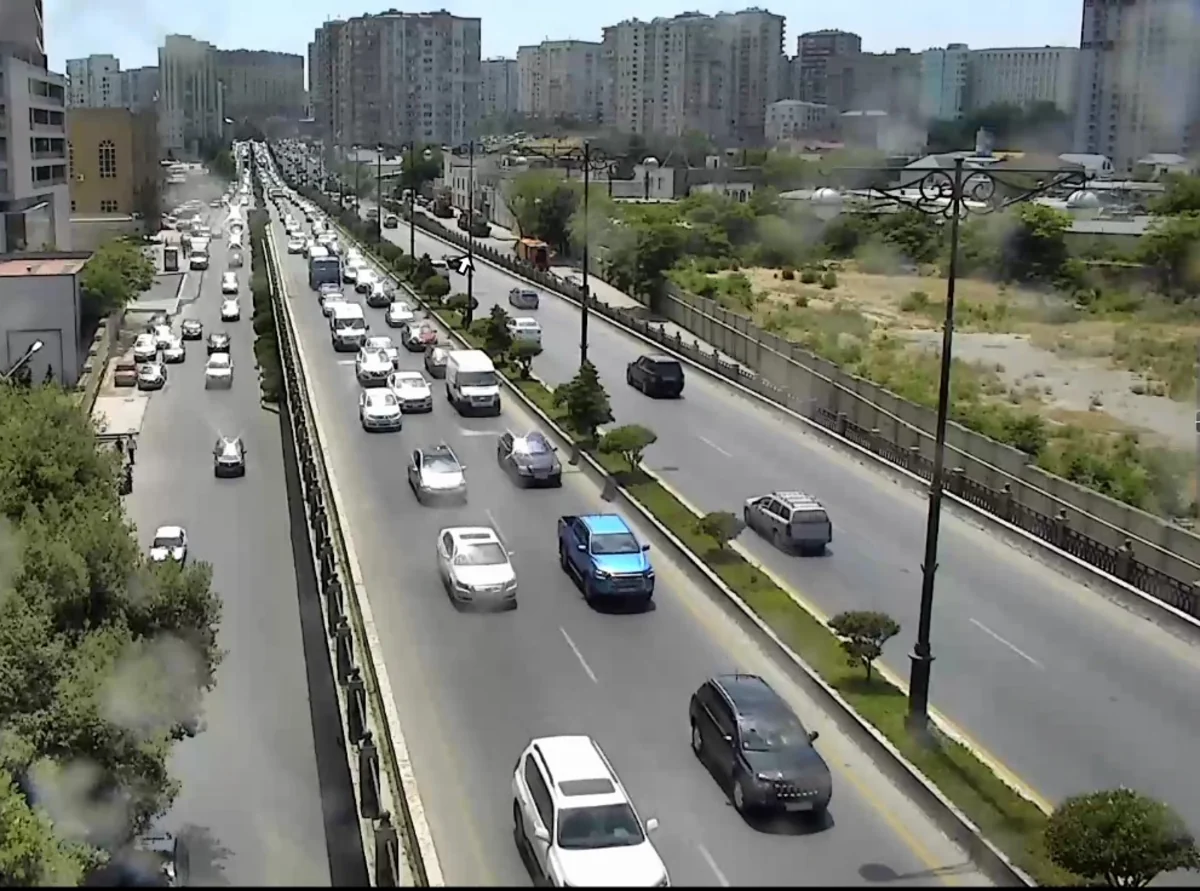 Bakıda qəza olub, yollarda sıxlıq yaranıb
