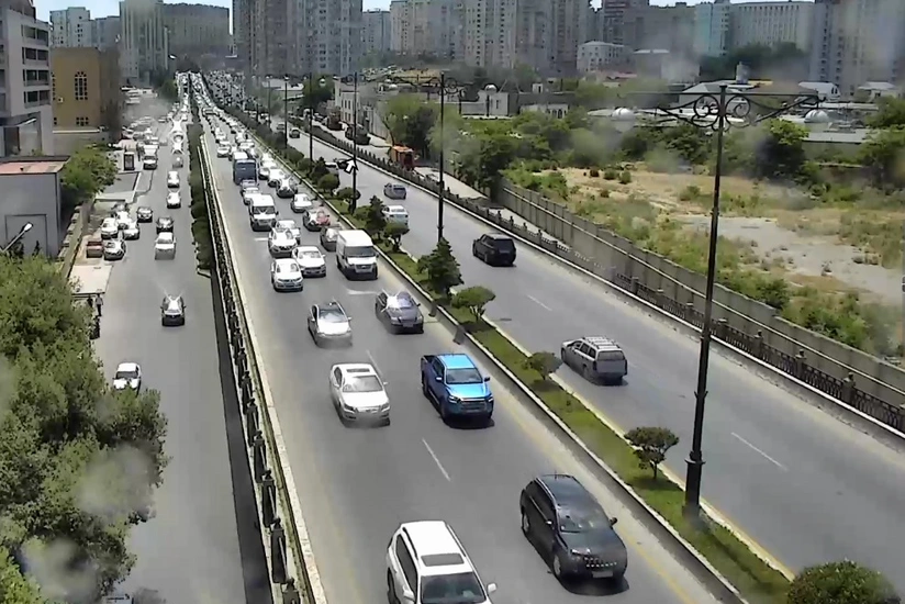 Bakıda qəza olub, yollarda sıxlıq yaranıb