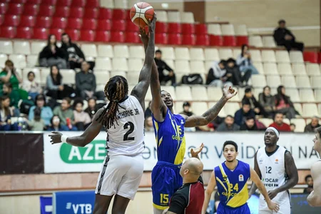 Neftçi Azərbaycan çempionatında 11-ci qələbəsini qazanıb  