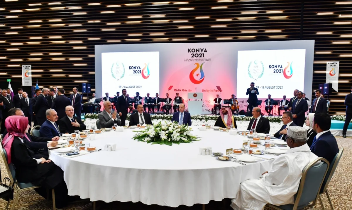 Dinner hosted in honor of officials participating in opening ceremony of 5th Islamic Solidarity Games