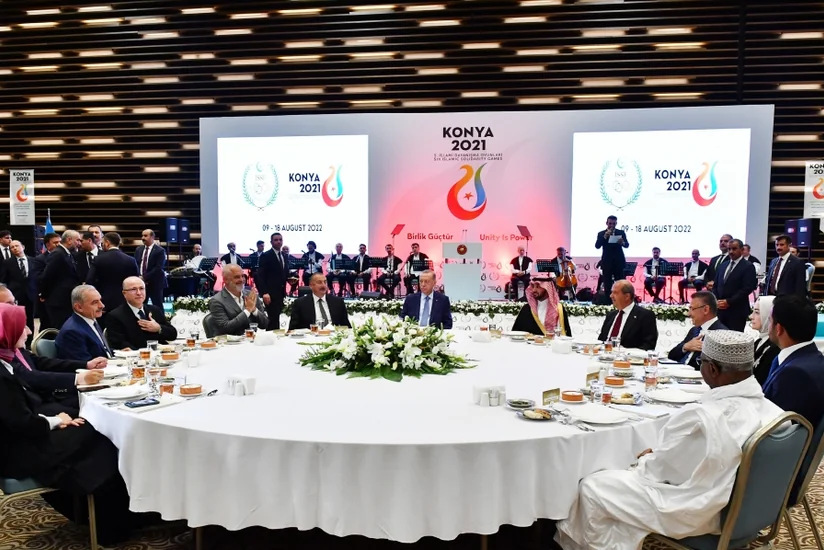 Dinner hosted in honor of officials participating in opening ceremony of 5th Islamic Solidarity Games