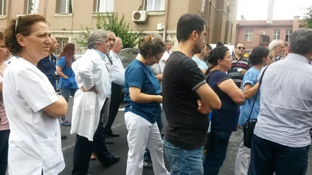 ​Atatürk Hava Limanında baş vermiş terror aktı ilə əlaqədar etiraz aksiyası keçirilib