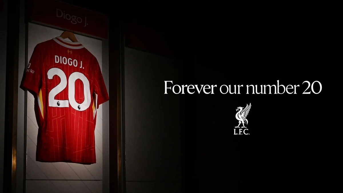 Liverpul ölən futbolçunun formasını dövriyyədən çıxarıb