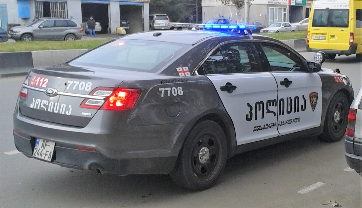 Tbilisidə hökumət məhəlləsi yaxınlığında polisin xüsusi təyinatlıları səfərbər edilir