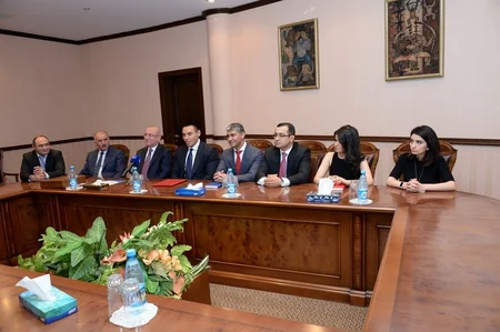 Azər Əliyev pauerliftinq üzrə paralimpiya milli komandasının üzvləri ilə görüşüb