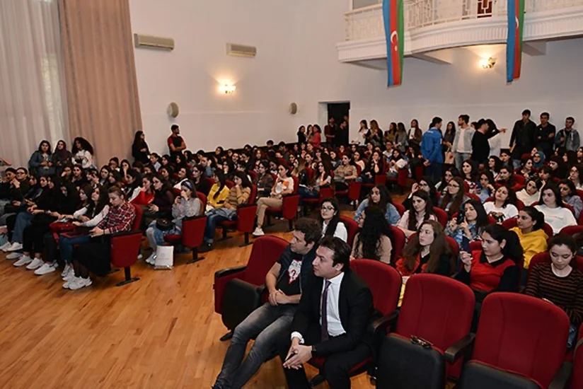 AVRO-2020: Azərbaycan Dillər Universitetinin tələbə və müəllim heyəti ilə görüş keçirilib