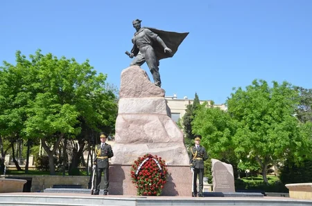 Defense Ministry officers honor memory of Great Patriotic War heroes