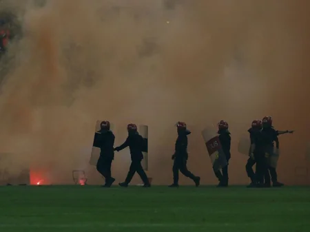 Malayziya - Səudiyyə Ərəbistanı futbol qarşılaşması yarımçıq dayandırılıb