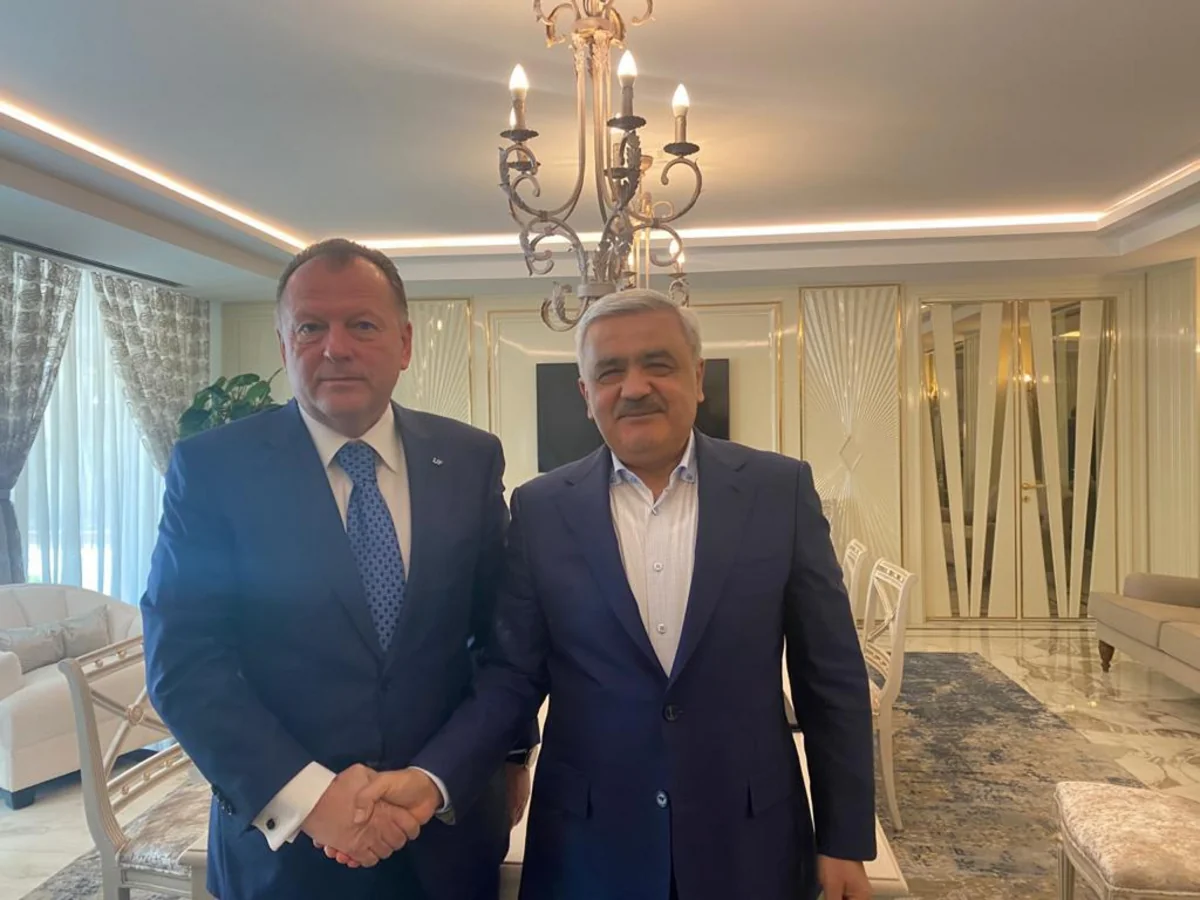 Rövnəq Abdullayev IJF prezidenti ilə görüşüb