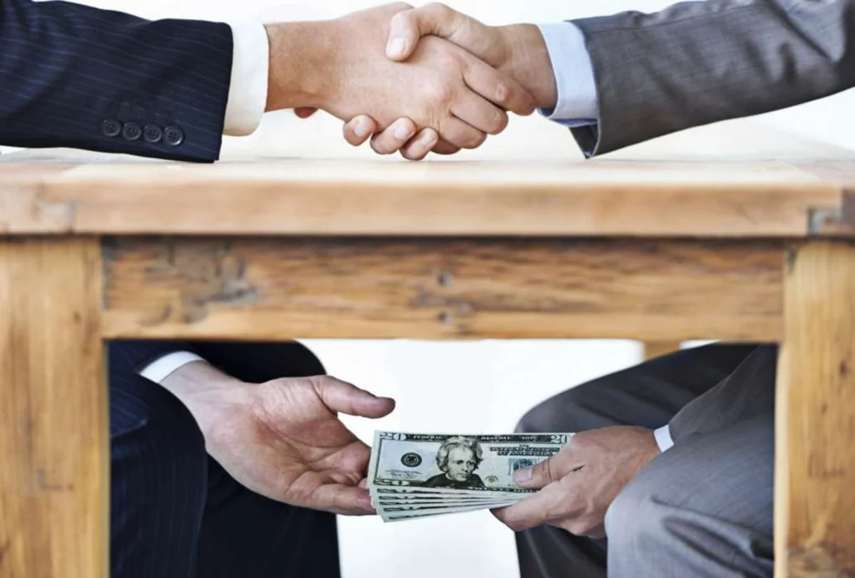 Georgian official detained over taking bribe from Azerbaijani citizen