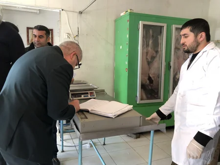 Qanunsuz heyvan kəsimi və ət satışı məntəqələrinə qarşı reyd keçirilib