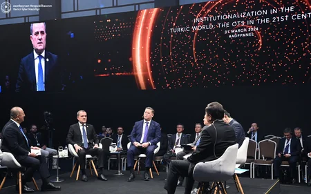 Ceyhun Bayramov “Türk Dünyasında İnstitutlaşma” panelində çıxış edib
