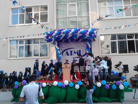 ​ATMU-da məzunların buraxılış mərasimi keçirilib