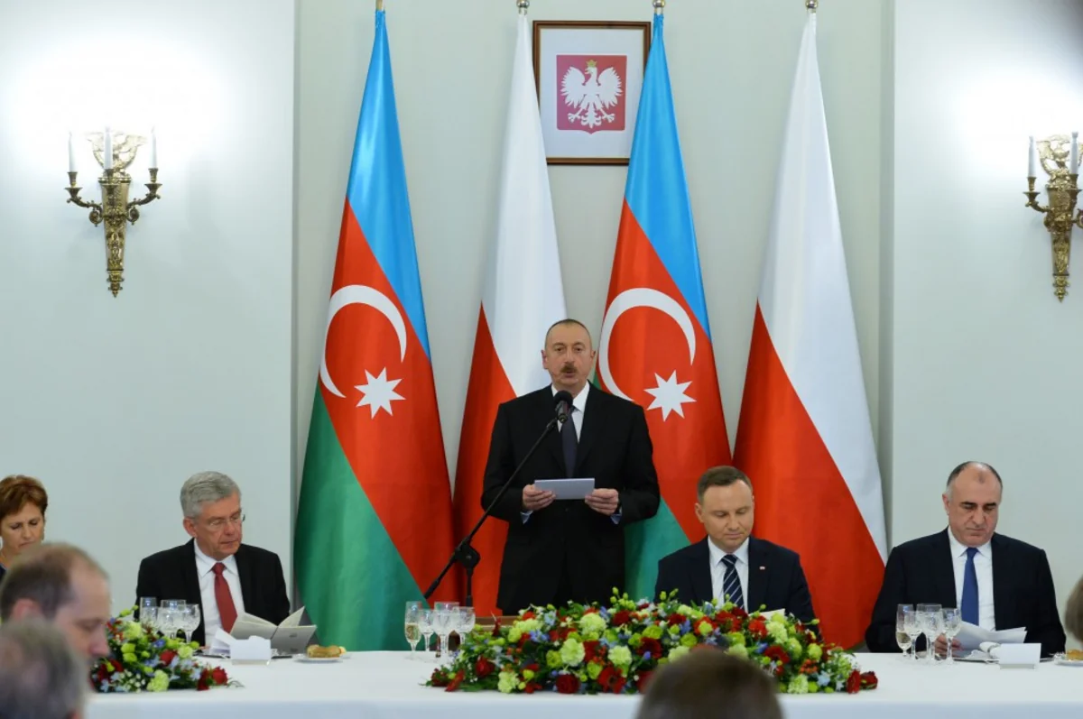 İlham Əliyev: Bakı şəhərinin memarlıq simasının formalaşmasında polyaklar böyük rol oynayıb