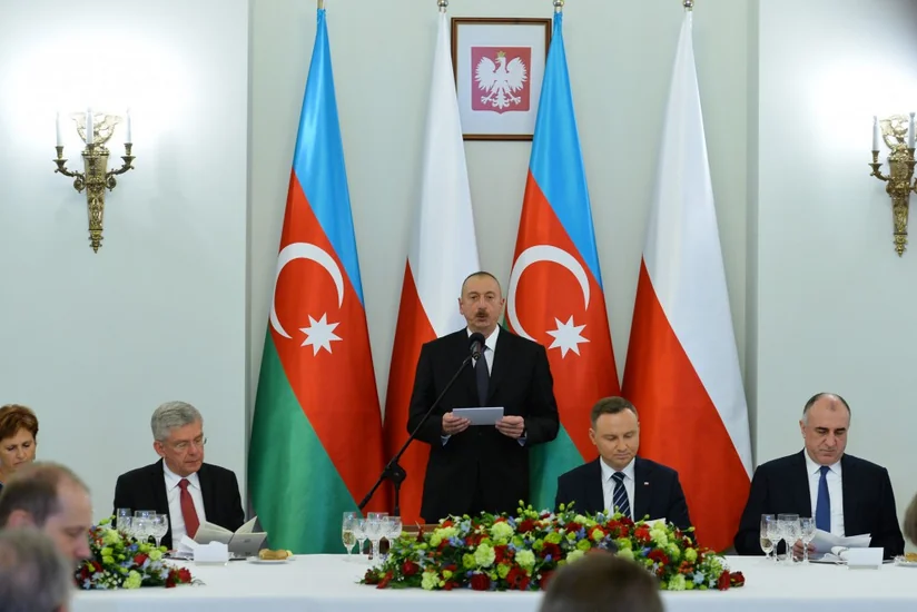 İlham Əliyev: Bakı şəhərinin memarlıq simasının formalaşmasında polyaklar böyük rol oynayıb