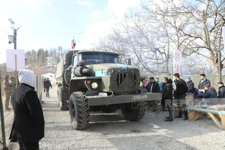 По дороге Ханкенди-Лачын беспрепятственно проехали 67 автомобилей российских миротворцев