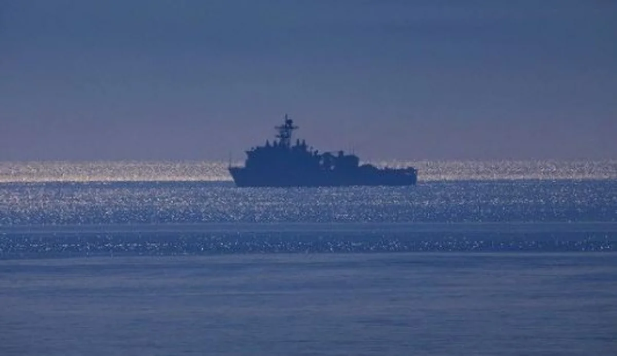 Amerikanın desant gəmisi Qara dənizə daxil olub
