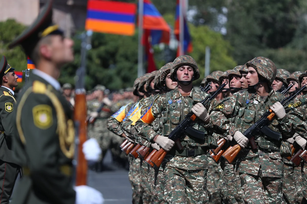 Ermənistanda çağırış yaşının artırılması təklif edilib