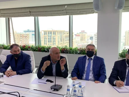 Sahil Babayev məşqçilərlə görüşüb