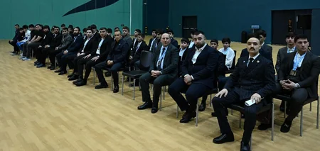 Nazir beynəlxalq yarışlarda uğur qazanan idmançılarla görüşüb