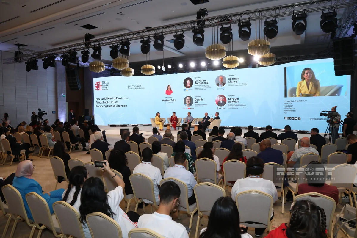 III Şuşa Qlobal Media Forumu çərçivəsində sosial şəbəkələrin ictimai rəyə təsiri müzakirə edilib