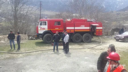 В Губе подожгли дом директора школы