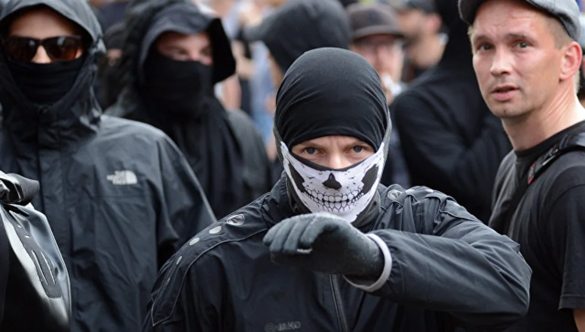 На протестах в Гамбурге 11 человек получили тяжелые ранения