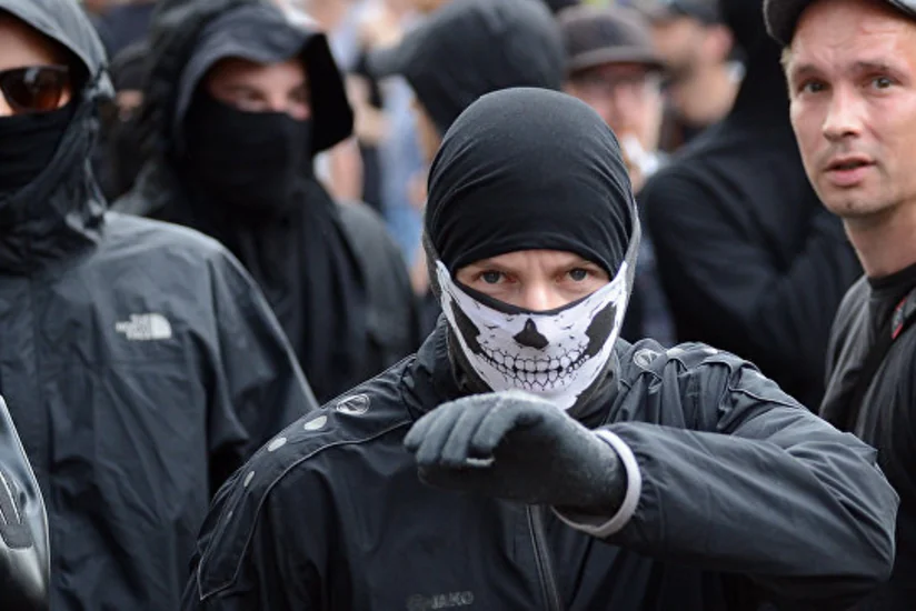 На протестах в Гамбурге 11 человек получили тяжелые ранения