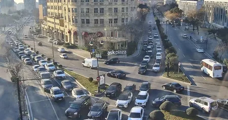 Bakının bir sıra yollarında tıxac yaranıb
