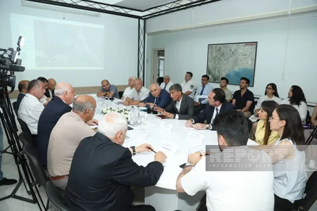 Bakıda və ətraf ərazilərdə nəqliyyat infrastrukturunun təkmilləşdirilməsi müzakirə olunub